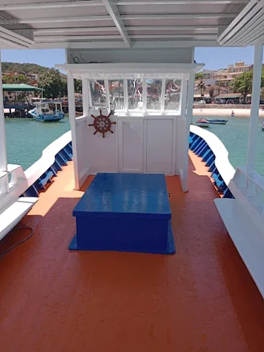 Passeio de Barco - 26 Lugares em Búzios